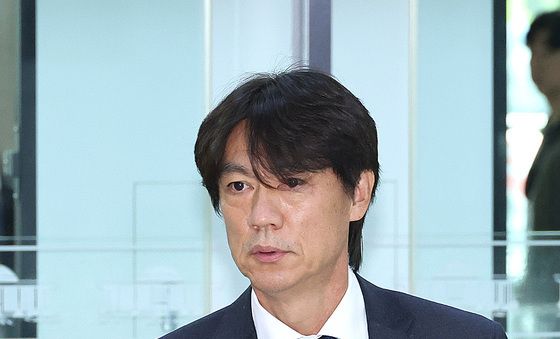 국회 들어서는 홍명보
