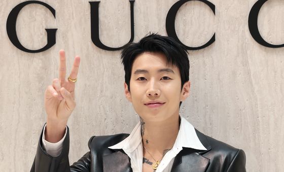 박재범, 개구쟁이 브이