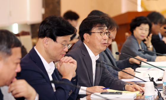 의료혁신위원회 모두 발언하는 정기현 위원장