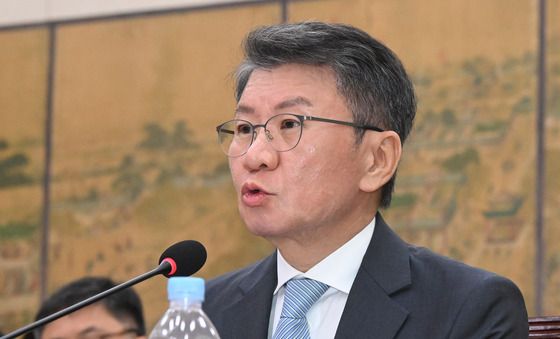 축협 청문회서 질의에 답하는 정몽규
