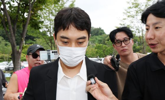 영장실질심사 출석하는 최영중 전 청주시의원