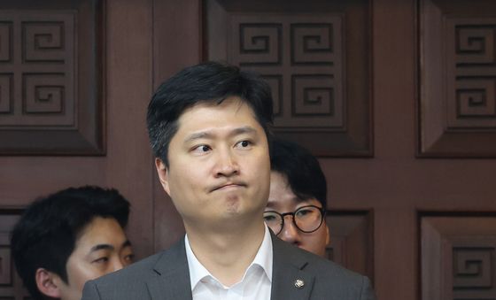 의총 참석하는 우재준 청년최고위원