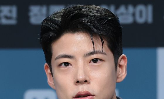 인사말 하는 최우성