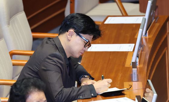본회의 참석한 한동훈