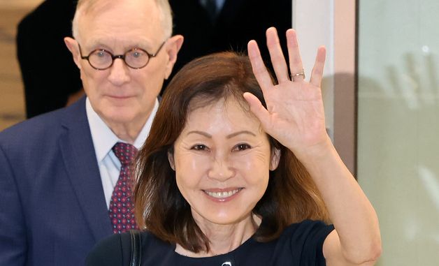 미소 지으며 입국하는 미셸 스틸 신임 주한미국대사