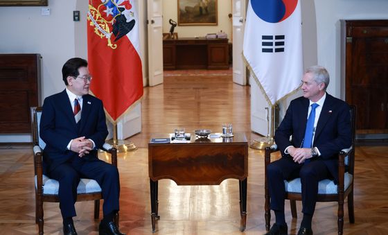 한·칠레 소인수 회담하는 이재명 대통령