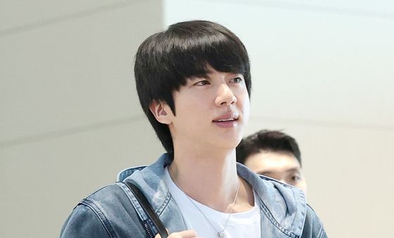 방탄소년단 진, 막 잠에서 깬 말랑말랑 비주얼