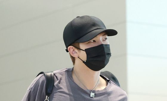 출국하는 RM