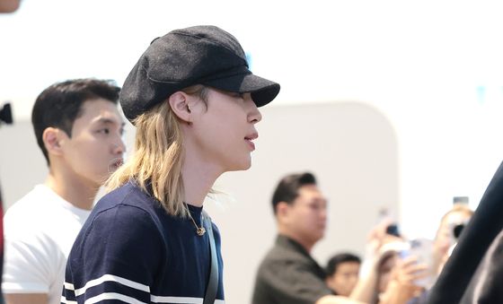 지민, 출국하는 어린왕자