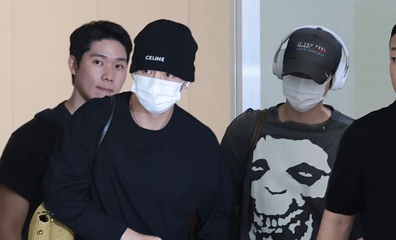 BTS 뷔·슈가, 월드 투어 떠나요