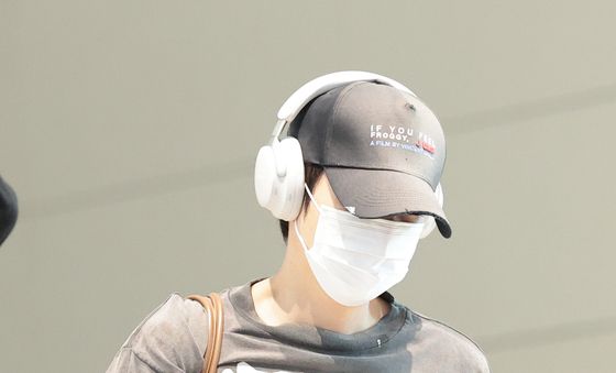 방탄소년단 슈가, 출국