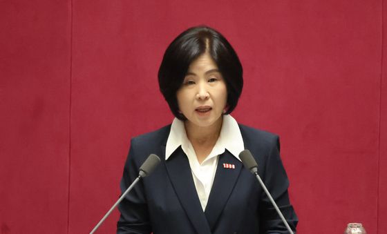 국회법 개정안 무제한 토론 시작한 김미애 의원
