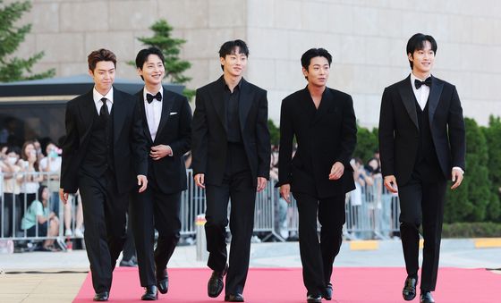 청룡시리즈어워즈 레드카펫 밟는 미각보이즈