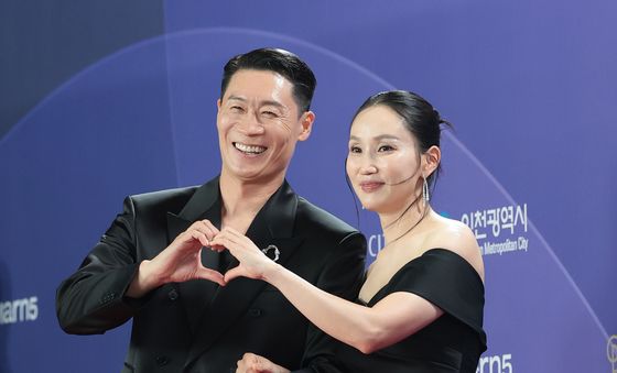 진선규, 아내와 함께 '청룡시리즈어워즈' 나들이