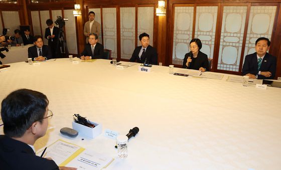 제9차 고위당정협의회서 발언하는 국무총리