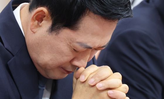 생각 잠긴 장동혁 대표