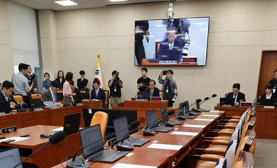 국회 정무위 전체회의…'국민의힘 불참'
