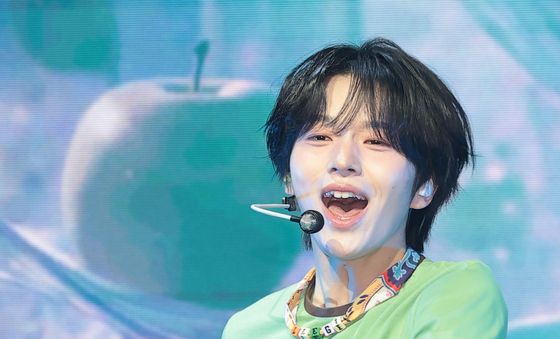 베이온 진위, 사과 같은 내 얼굴