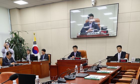 국민의힘 불참 속에 진행되는 국방위 전체회의