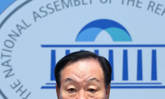 육사 폐교 반대 기자회견하는 한기호