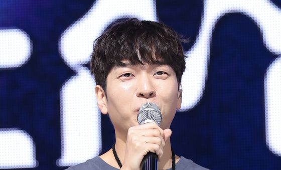 유재필, 아이들 쇼케이스 비주얼 MC
