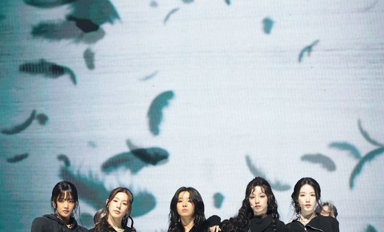 아이들 '크로우'