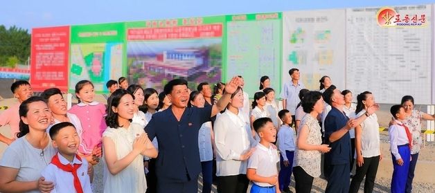 北, 김정은 락원군 현지지도 반향 보도…"민심 설레고 있다"