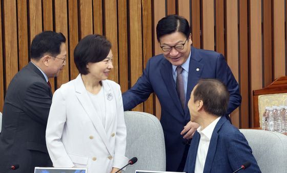 원내대책회의 참석하는 정점식 원내대표
