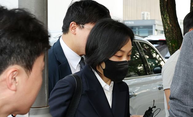 종합특검 출석하는 '문고리 3인방' 유경옥 전 행정관