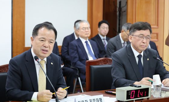 국조특위 답변하는 위철환 직무대행