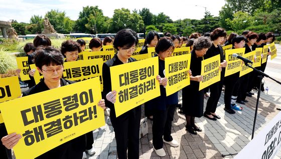 고(故) 강수빈 간호사 추모하는 대한간호협회 회원들