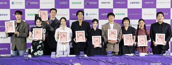 한 자리에 모인 대세 배우들