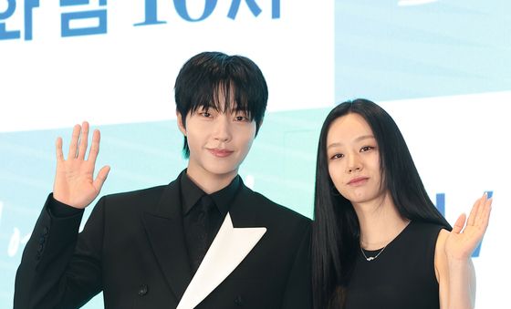 황인엽·혜리, 천재 영화 감독과 생계형 리포터