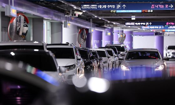 인천공항, 상주직원 정기주차권 요금 손본다