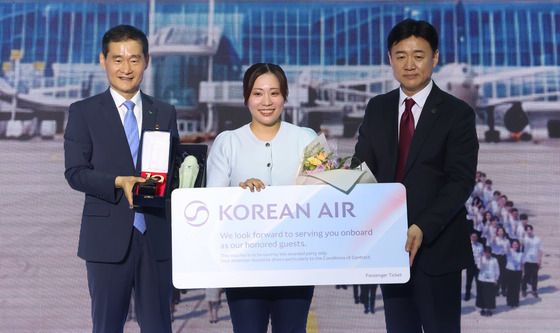 인천국제공항 개항 25년만에 누적 이용객 10억명 달성