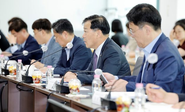 이형훈 차관, 지역필수공공의료 추진전략 중앙지방 협의체 발언