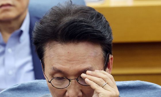 안경 쓰는 김민석 전 총리