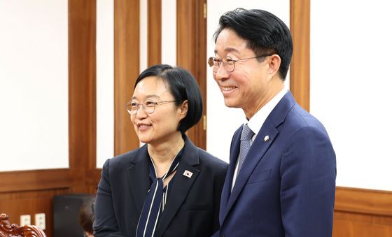 한성숙 총리, 조정식 국회의장 예방