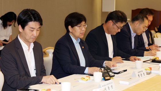 제4차 통합돌봄정책위원회 모두 발언하는 정은경 장관