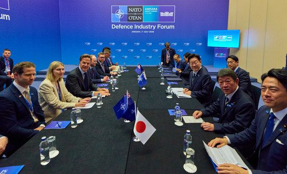 NATO 소인수 회담 참석한 이재명 대통령