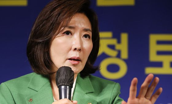 나경원 "당내 문제 말 아껴야"