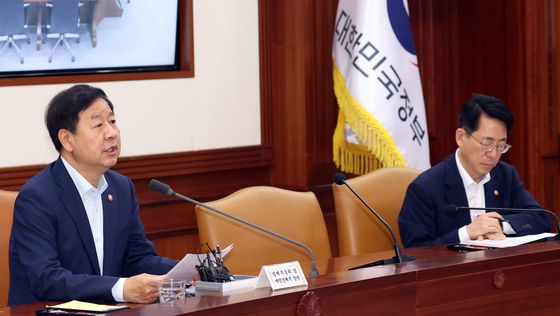 비상경제본부 희의 주재하는 구윤철 부총리