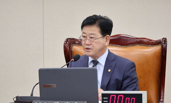 발언하는 김정호 기후노동위원장