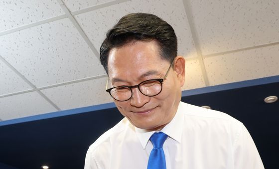 출마선언 마치고 인사하는 송영길 전 대표