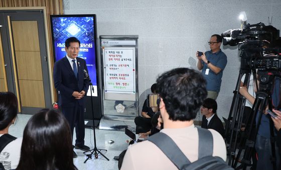 답변하는 정청래