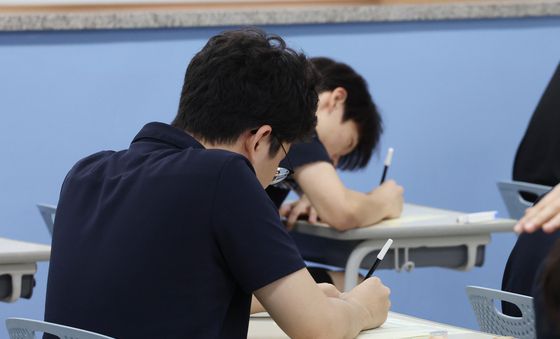 7월 전국연합학력평가 치르는 고3 학생들