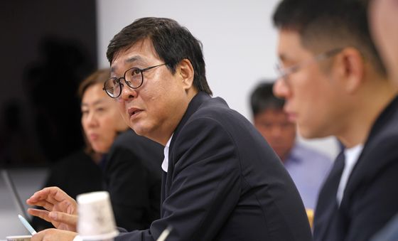 음악산업 생태계 강화 현장간담회 갖는 최휘영 장관