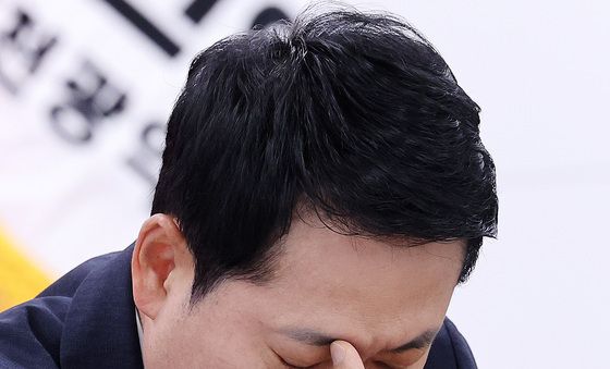 생각에 잠긴 장동혁