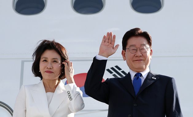 몽골 향하는 이재명 대통령 부부