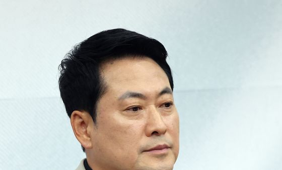 생각에 잠긴 장동혁 국민의힘 대표
